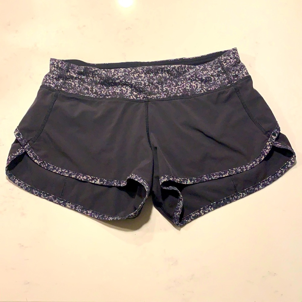 Lululemon Speed Up short size 4 Reg black with purple pink blue speckled edge